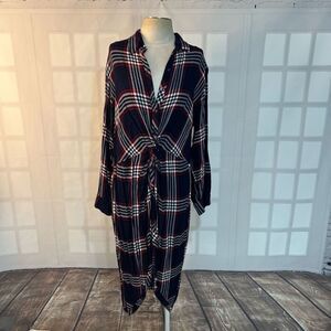 🔥🔥 5/$25 sale 🔥🔥 Fashion To Figure Blue Red Long Plaid Button Front Twist tunic